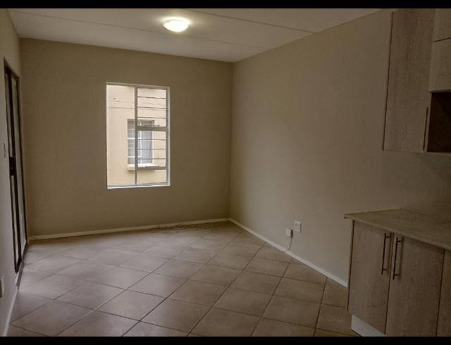 2 BEDROOM TOWNHOUSE FOR SALE IN ALBERTSDAL